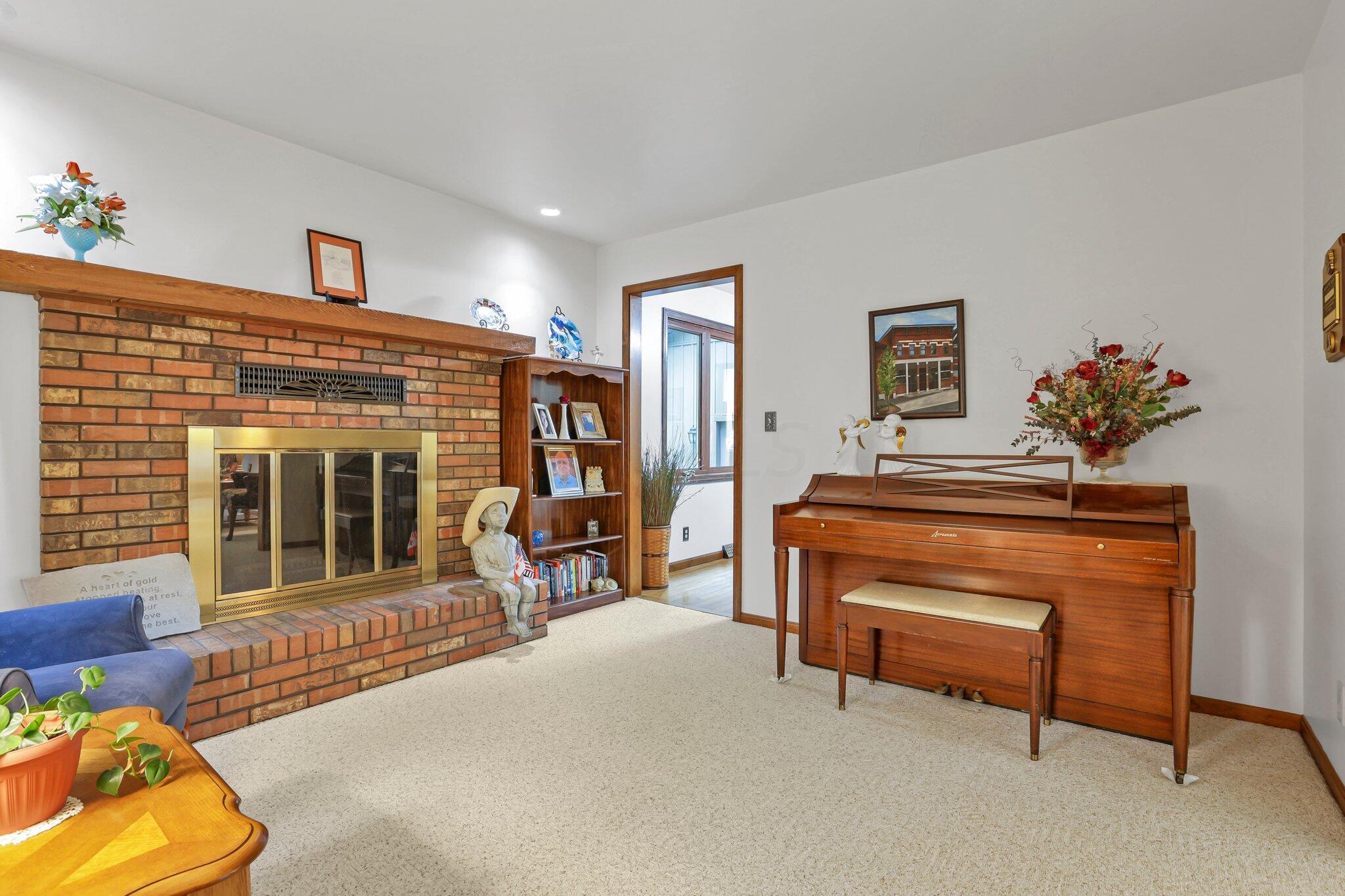 3705 Sheets Road Northwest Lancaster, OH 43130 - Photo 19 of 48 den-reading area