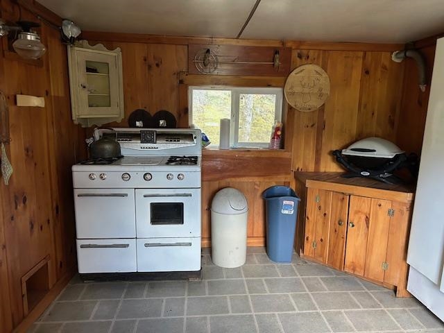 1198 Indian Stream Road Pittsburg, NH 03592 - Photo 10 of 21