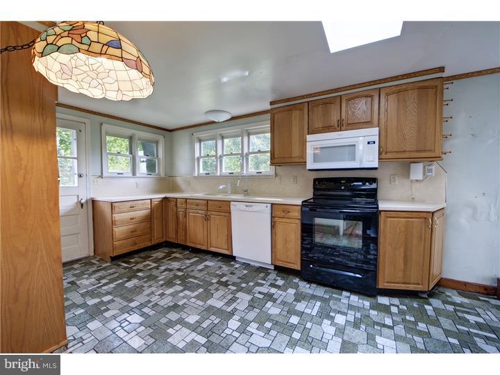 906 Sherers Hill Road Riegelsville, PA 18077 - Photo 11 of 24