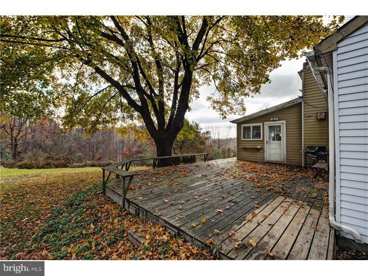 906 Sherers Hill Road Riegelsville, PA 18077 - Photo 3 of 24