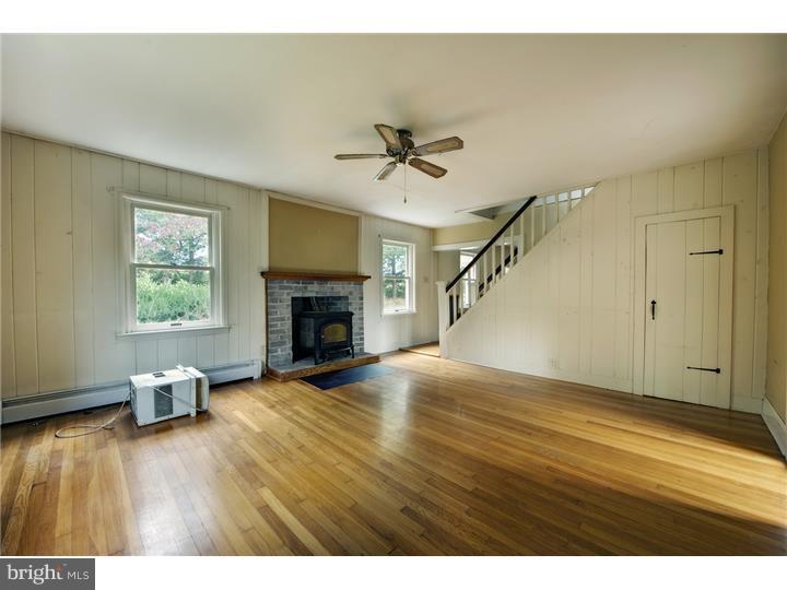 906 Sherers Hill Road Riegelsville, PA 18077 - Photo 5 of 24