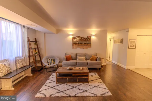 $3,250 | 1808 Old Meadow Road, Unit 112, McLean, VA 22102