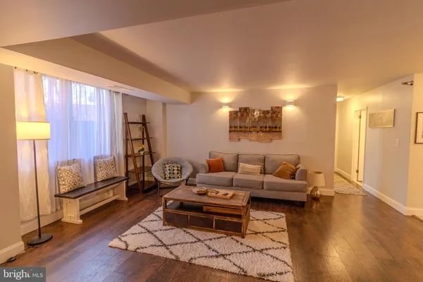 $3,250 | 1808 Old Meadow Road, Unit 112, McLean, VA 22102