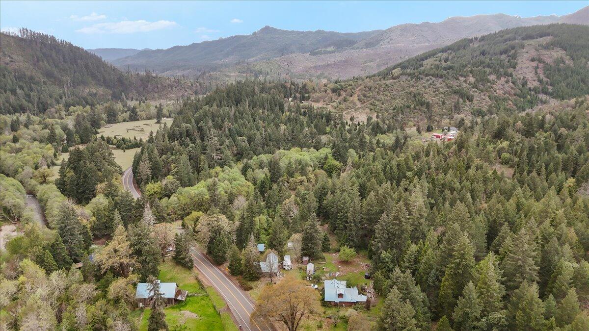 9020 Elk Creek Road Trail, OR 97541 - Photo 28 of 32 27