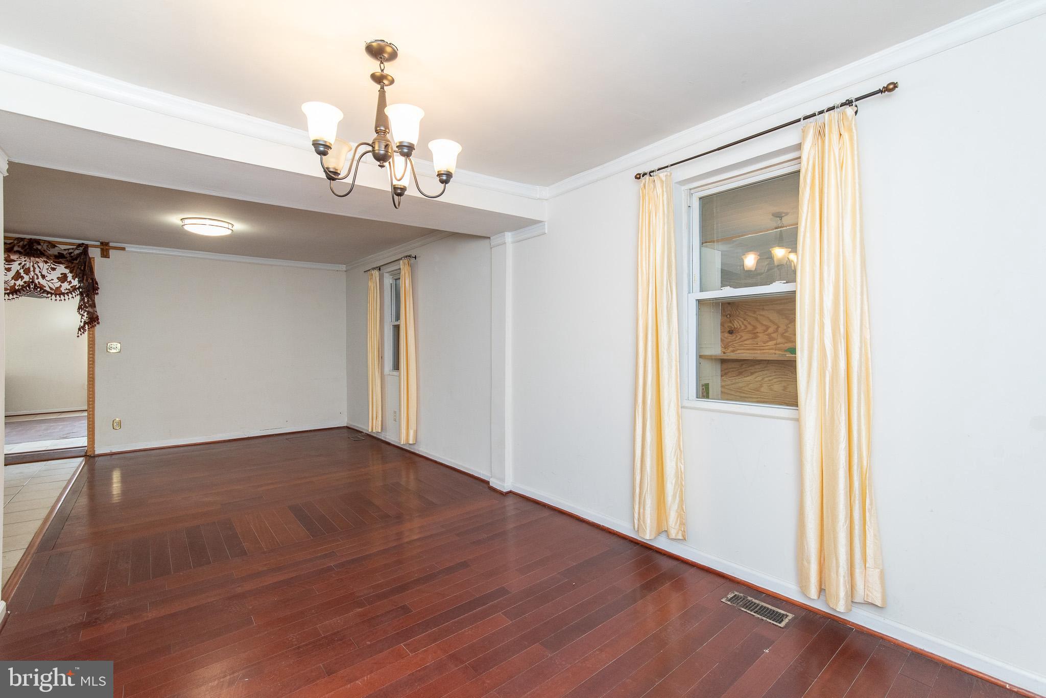 226 Oakwood Road Baltimore, MD 21222 - Photo 13 of 52 Dining Room