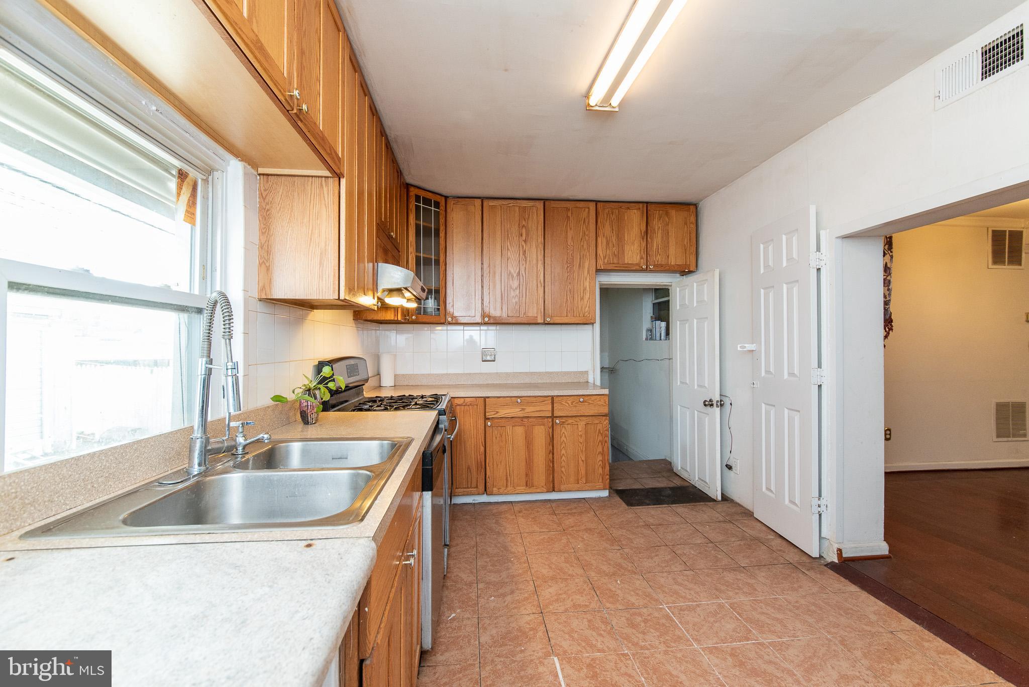 226 Oakwood Road Baltimore, MD 21222 - Photo 17 of 52 Eat-In Kitchen