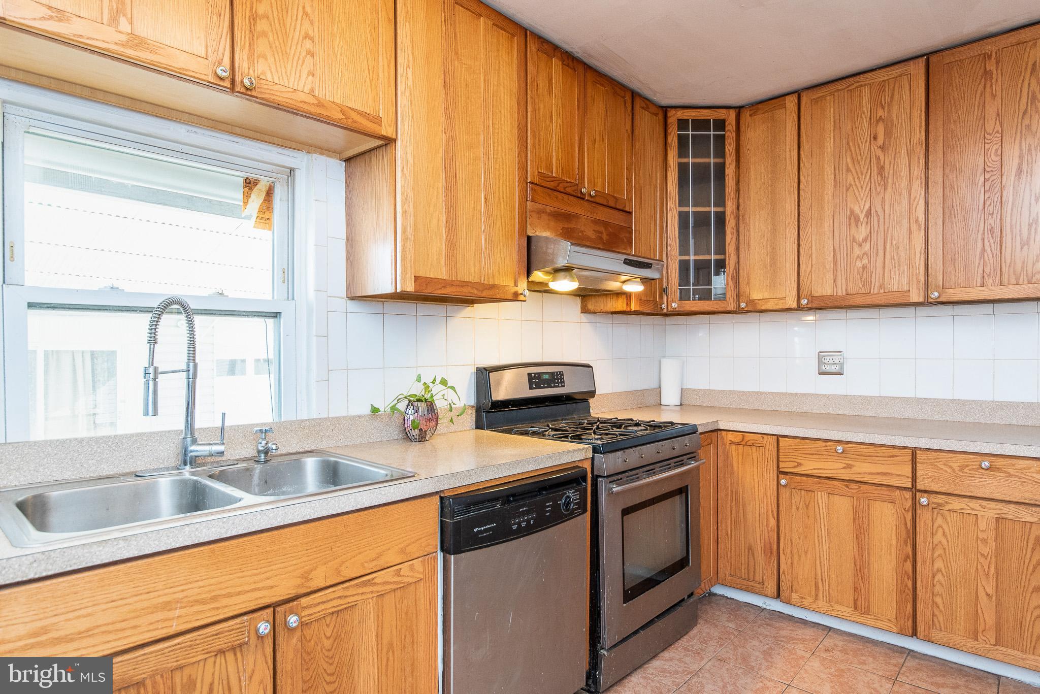 226 Oakwood Road Baltimore, MD 21222 - Photo 19 of 52 Eat-In Kitchen