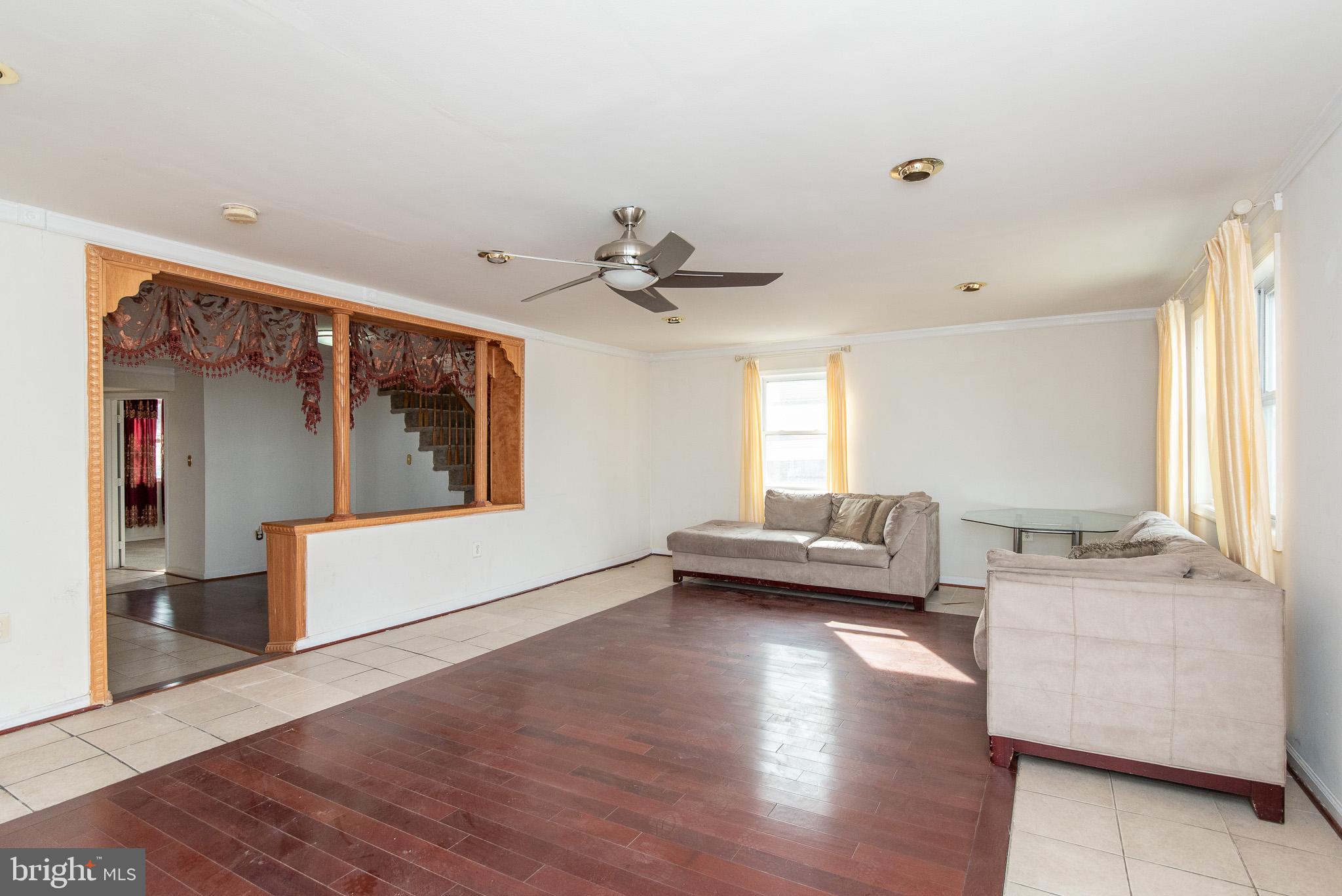 226 Oakwood Road Baltimore, MD 21222 - Photo 5 of 52 Living Room