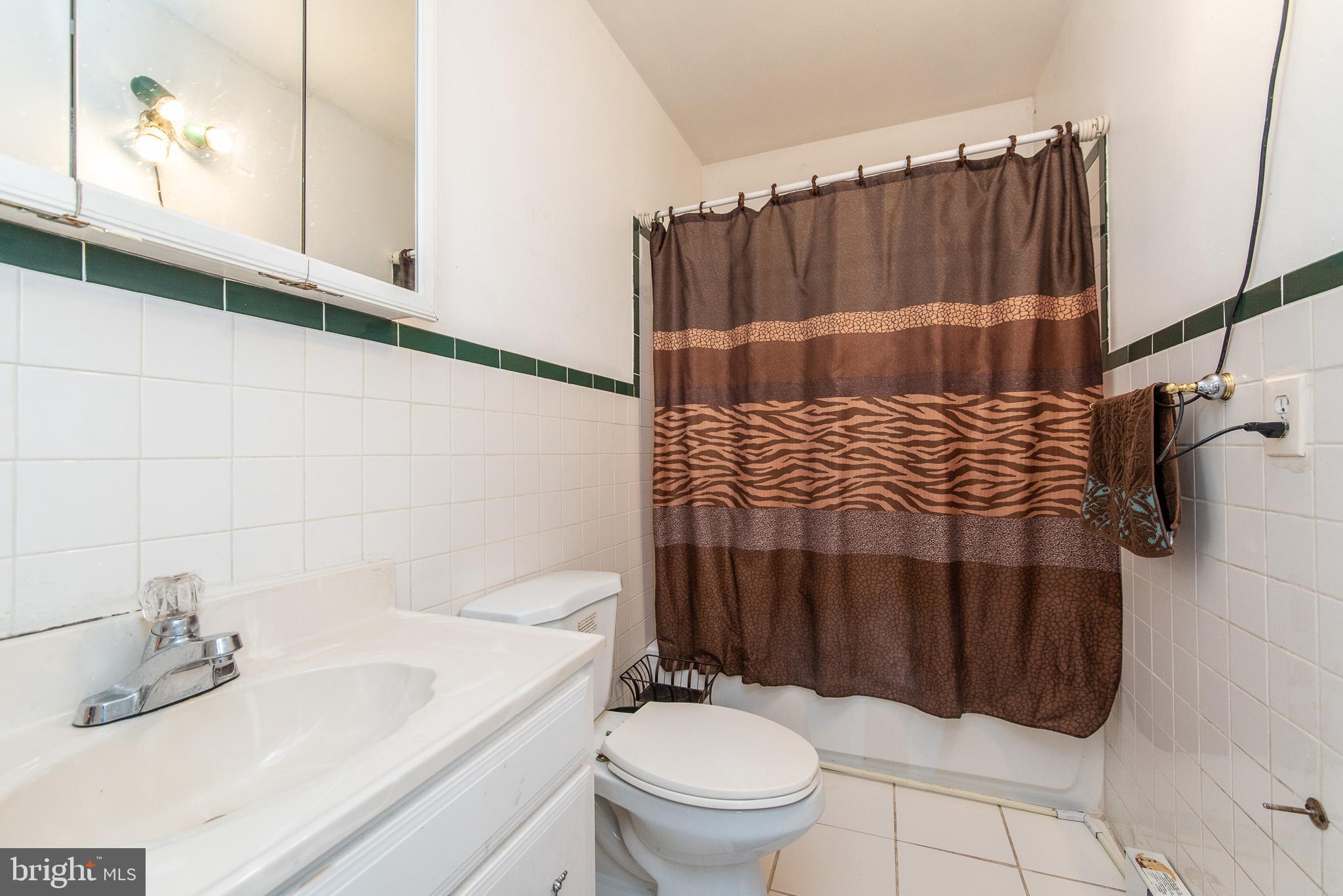 226 Oakwood Road Baltimore, MD 21222 - Photo 50 of 52 Guest House Bathroom