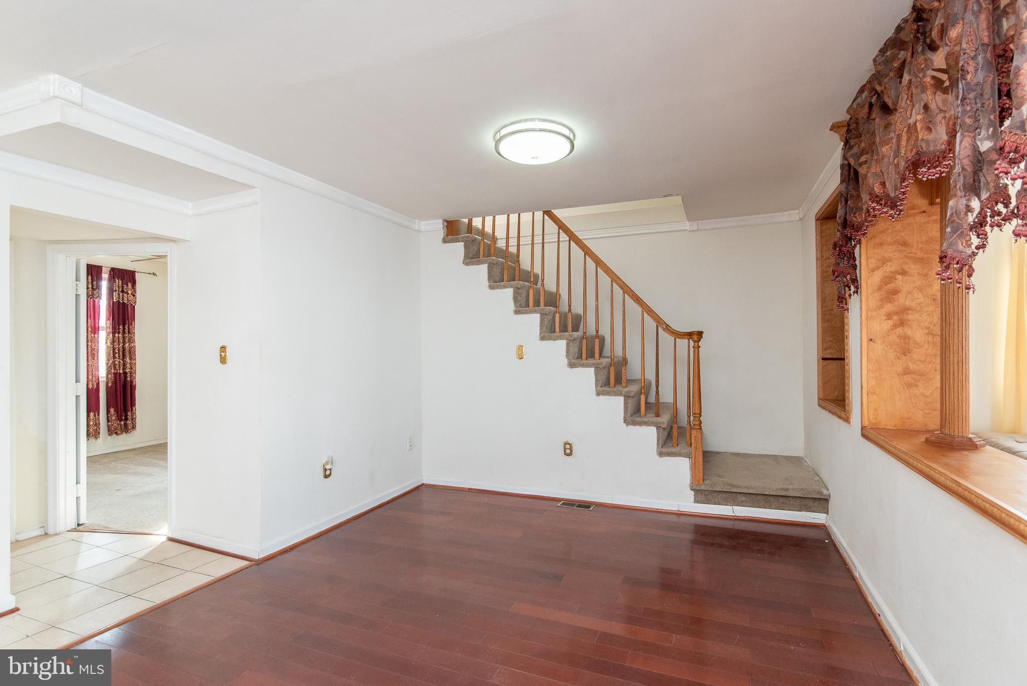 226 Oakwood Road Baltimore, MD 21222 - Photo 7 of 52 Sitting Area