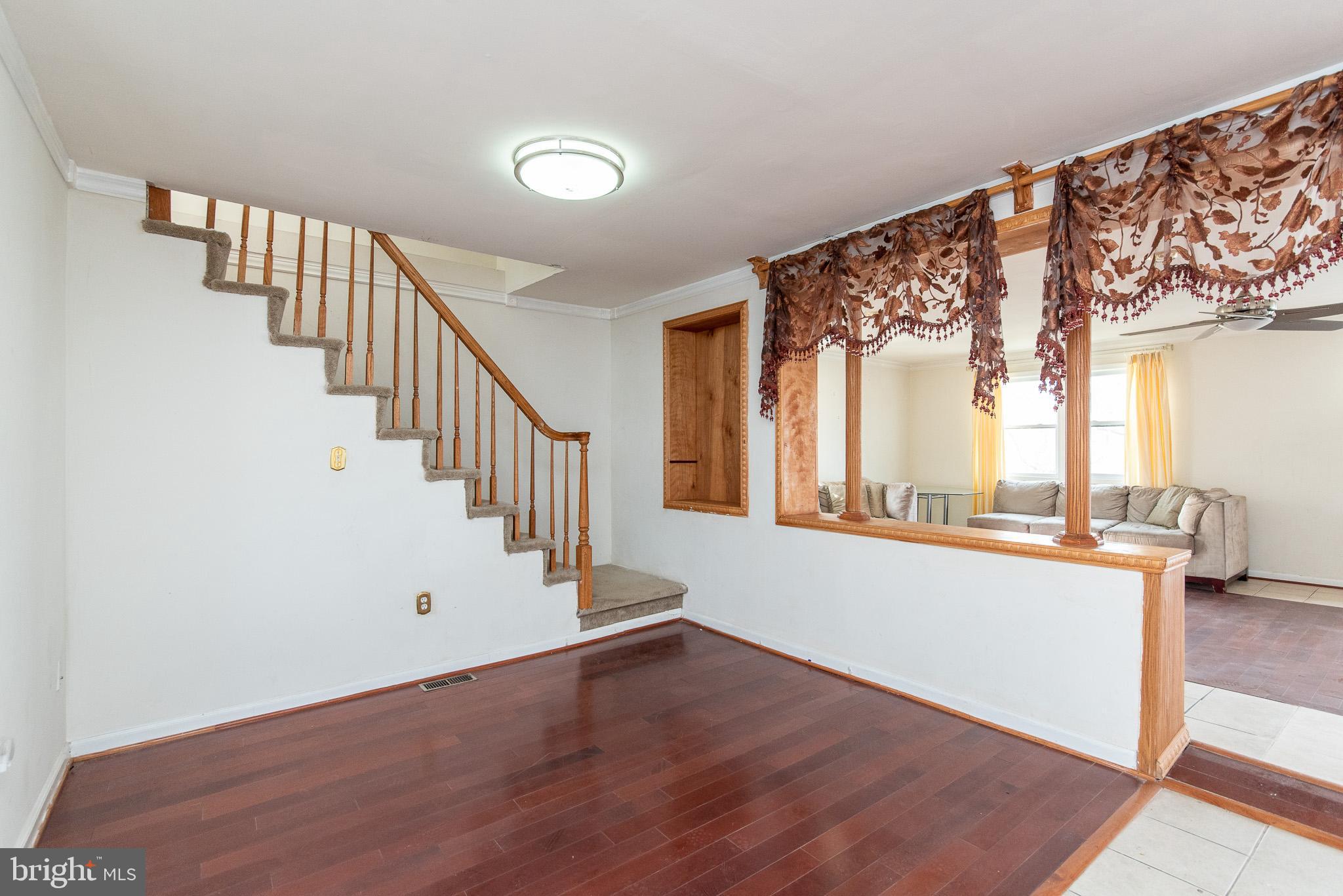 226 Oakwood Road Baltimore, MD 21222 - Photo 8 of 52 Sitting Area