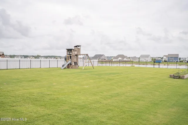 $577,500 | 221 Moorland Way, Moyock, NC 27958