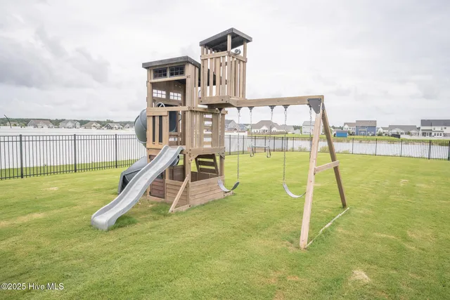 $577,500 | 221 Moorland Way, Moyock, NC 27958