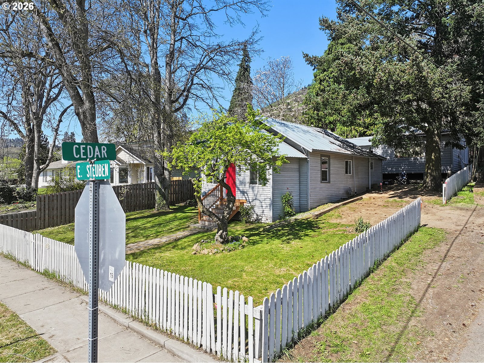 320 East Steuben Street Bingen, WA 98605 - Photo 4 of 41 a view of a house with backyard