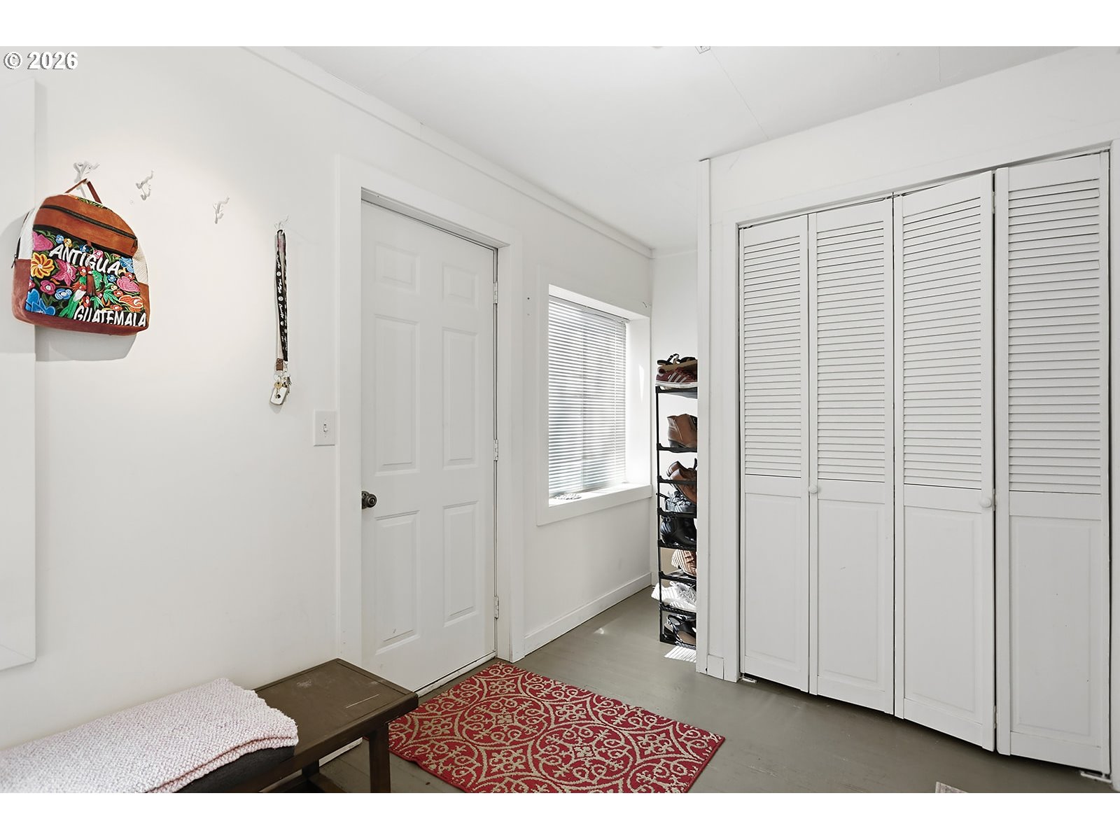 320 East Steuben Street Bingen, WA 98605 - Photo 5 of 41 a view of a bedroom with closet area