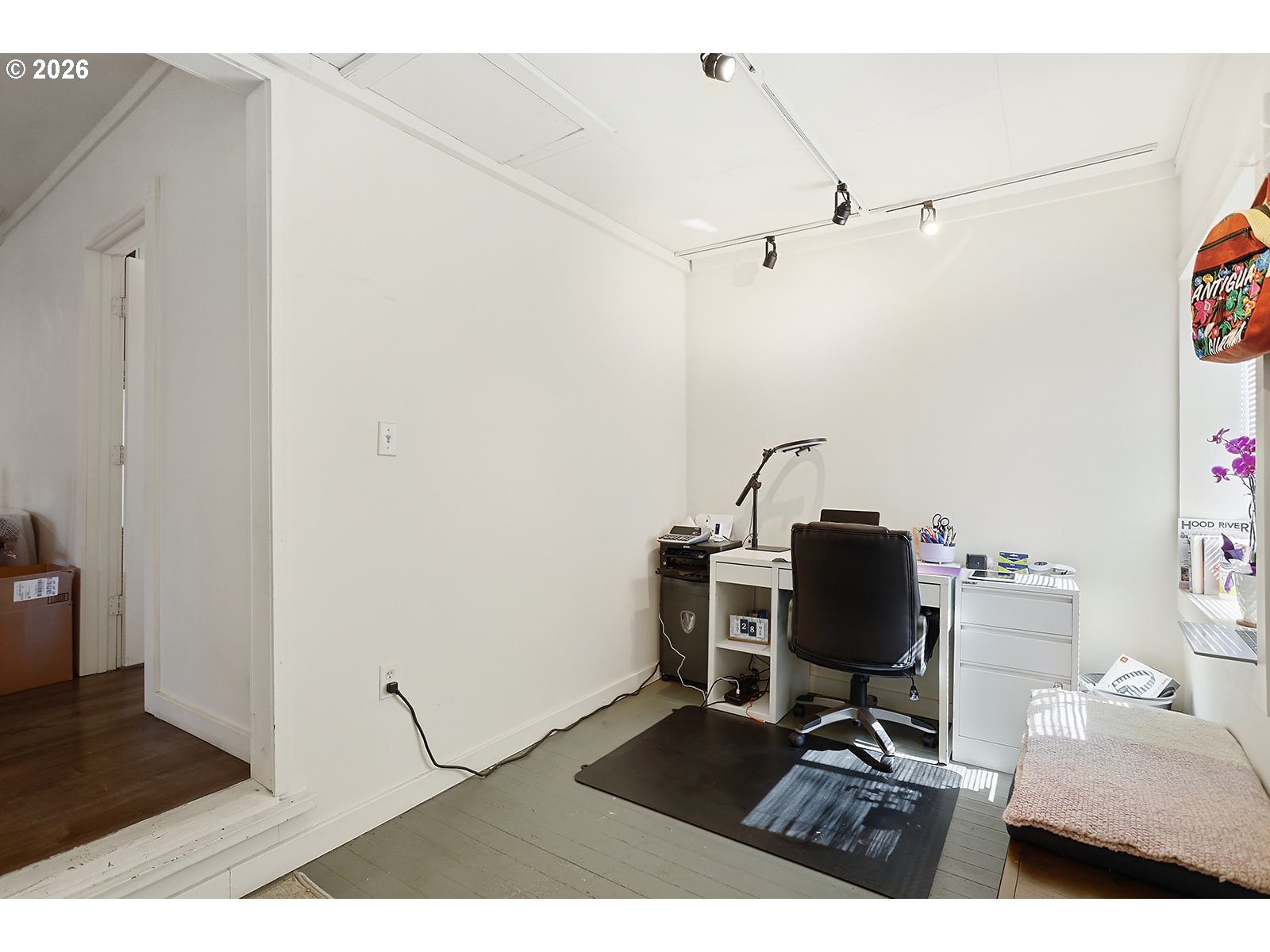 320 East Steuben Street Bingen, WA 98605 - Photo 8 of 41 a view of workspace with wooden floor