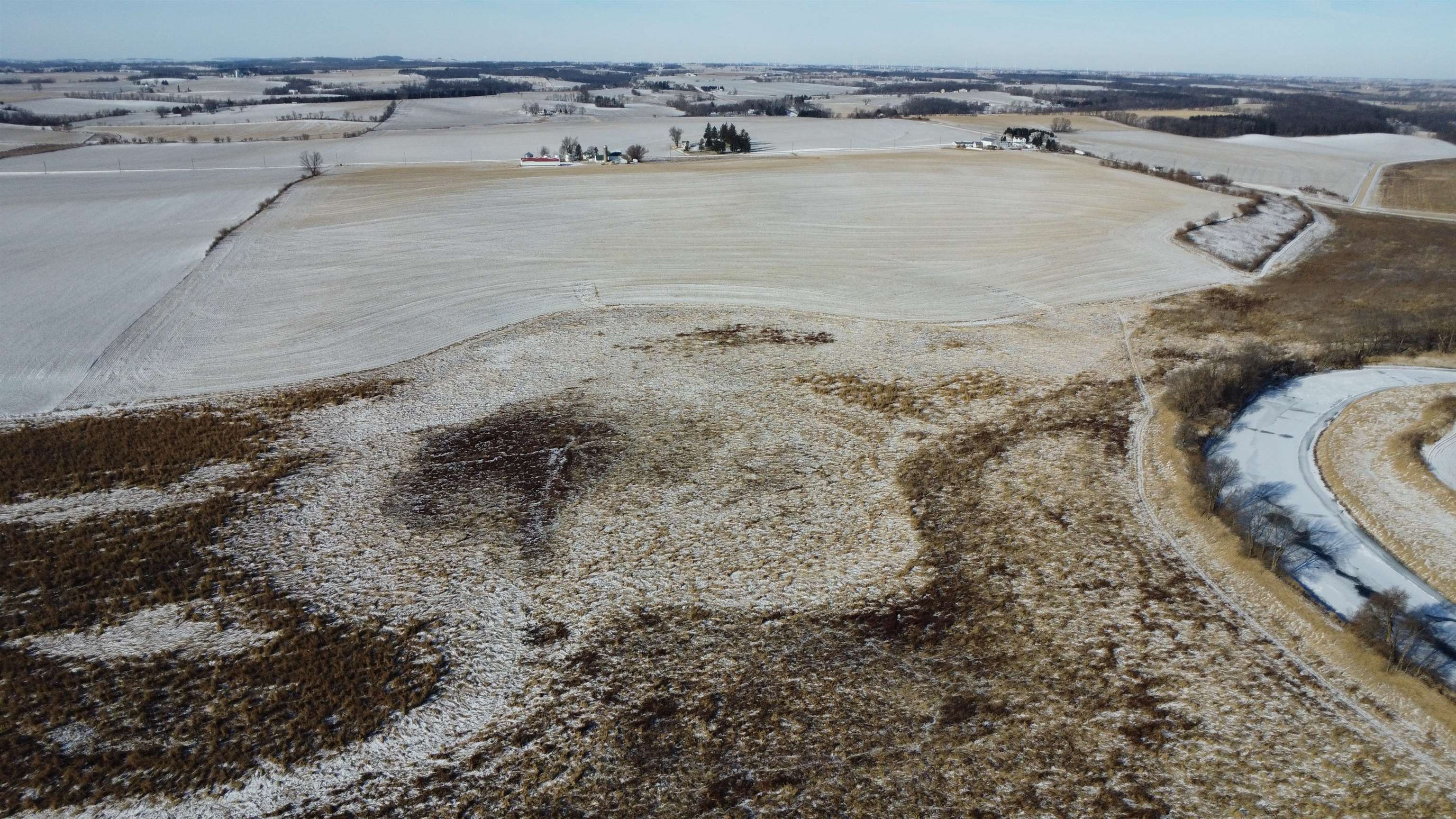 197.69-acres North Flansburg Road McConnell, IL 61050 - Photo 13 of 26 a view of bath tub and utility room