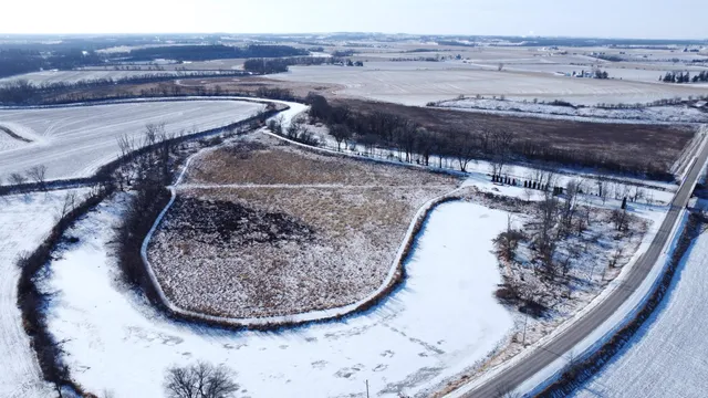 $2,200,000 | 197.69-acres North Flansburg Road, McConnell, IL 61050