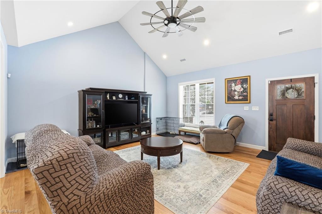 1196 Cape Hickory Road Hickory, NC 28601 - Photo 10 of 50