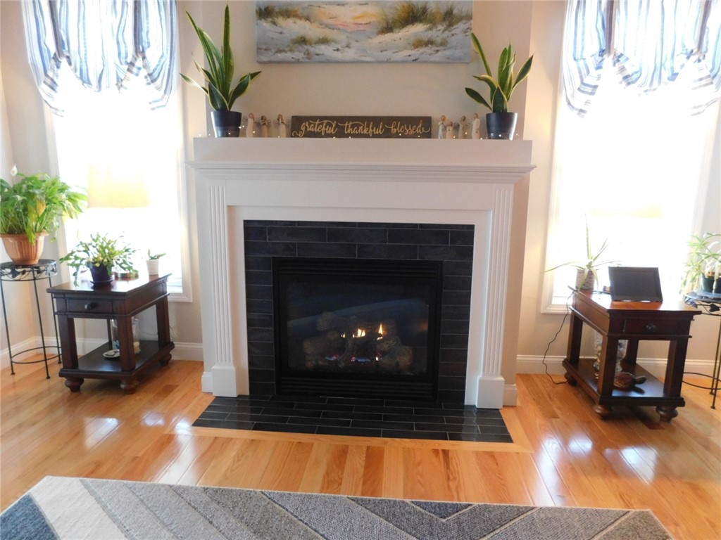 16 Wheeler Lane Hopkinton, RI 02832 - Photo 4 of 44