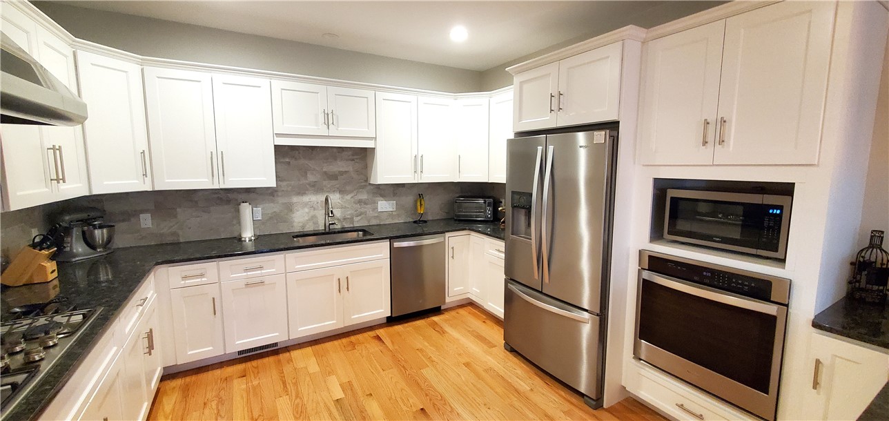 16 Wheeler Lane Hopkinton, RI 02832 - Photo 8 of 44