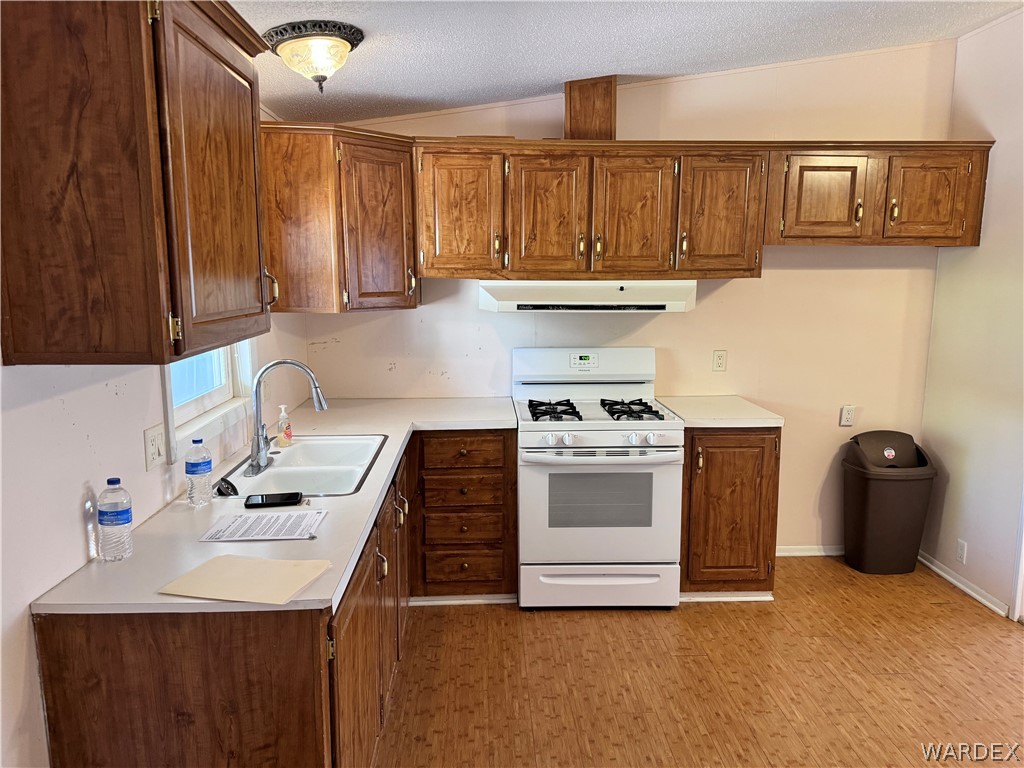 2066 East El Rodeo Road, Unit 44 Fort Mohave, AZ 86426 - Photo 11 of 28 Kitchen
