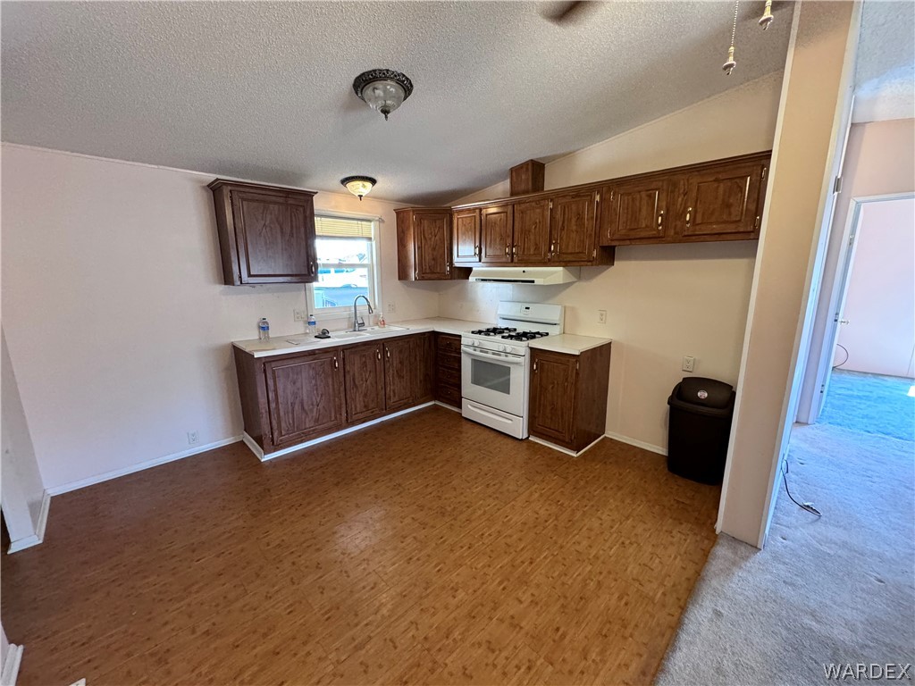 2066 East El Rodeo Road, Unit 44 Fort Mohave, AZ 86426 - Photo 15 of 28 Kitchen