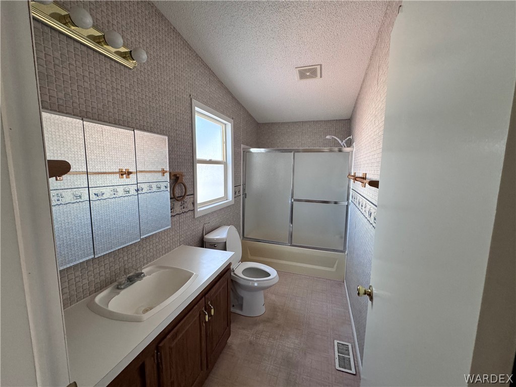 2066 East El Rodeo Road, Unit 44 Fort Mohave, AZ 86426 - Photo 18 of 28 Bathroom