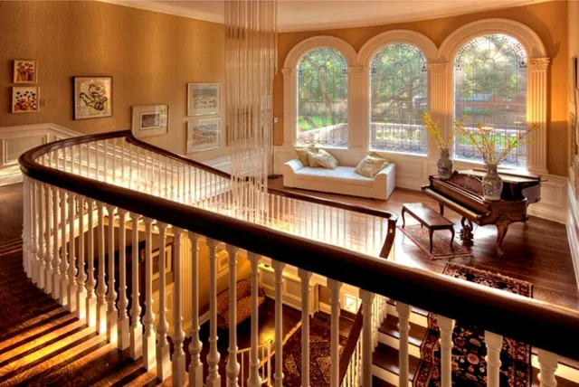 a view of livingroom with furniture