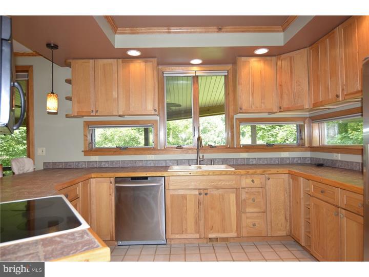 901 Pine Heights Road Reading, PA 19605 - Photo 5 of 25 Gallery Image 5