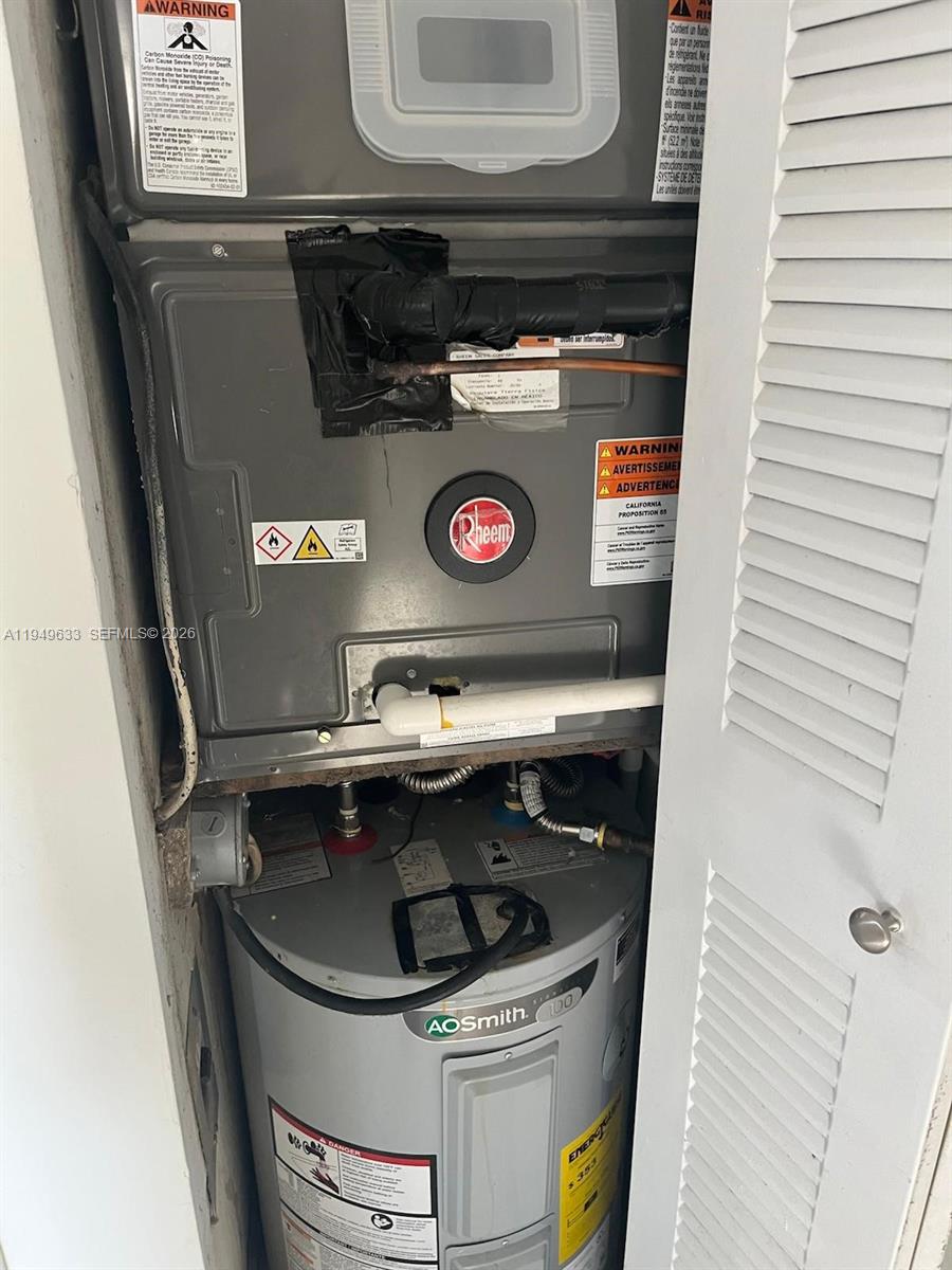 5580 West 26th Court, Unit 208 Hialeah, FL 33016 - Photo 5 of 12 a close view of stove