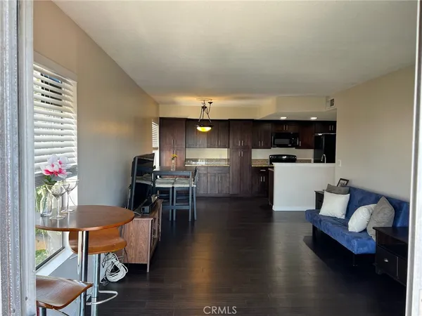 $618,000 | 1517 East Garfield Avenue, Unit 53, Glendale, CA 91205
