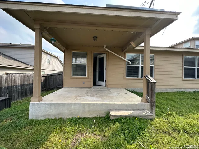 $1,800 | 11515 Valley Garden, San Antonio, TX 78245