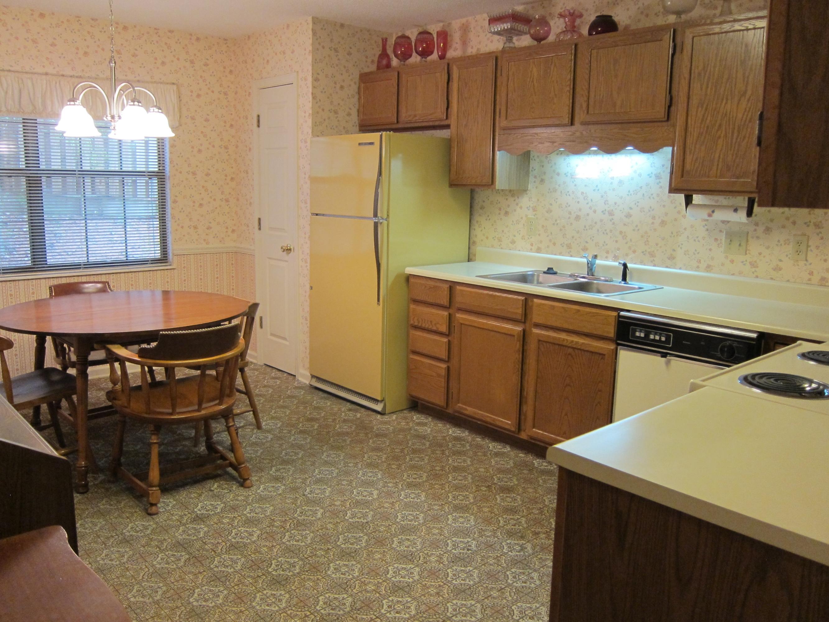 547 Merritt Road Maryville, TN 37804 - Photo 3 of 26 Eat-in Kitchen