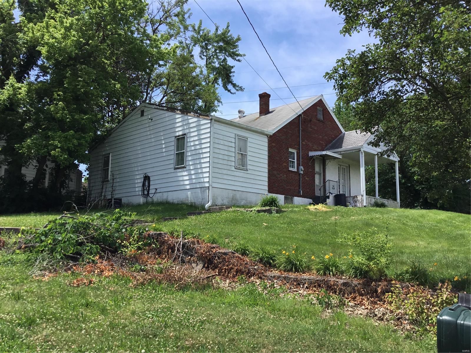 943 Milton Road Alton, IL 62002 - Photo 1 of 21 Gallery Image 1
