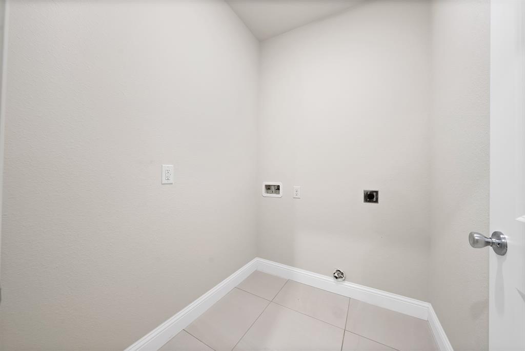 1112 Trinity Street Cleburne, TX 76031 - Photo 15 of 36