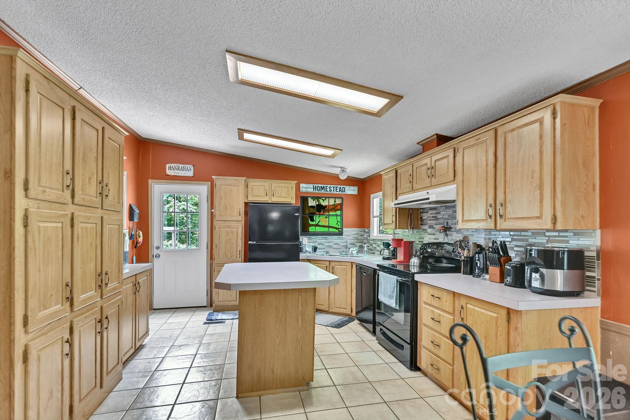 560 Morgan Branch Road Marshall, NC 28753 - Photo 10 of 30