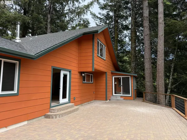 $799,900 | 20313 Whaleshead Road, Brookings, OR 97415