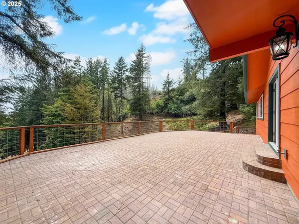 $799,900 | 20313 Whaleshead Road, Brookings, OR 97415