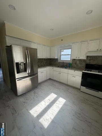 $2,600 | 29 Kingsland Street, Unit 1, Nutley, NJ 07110