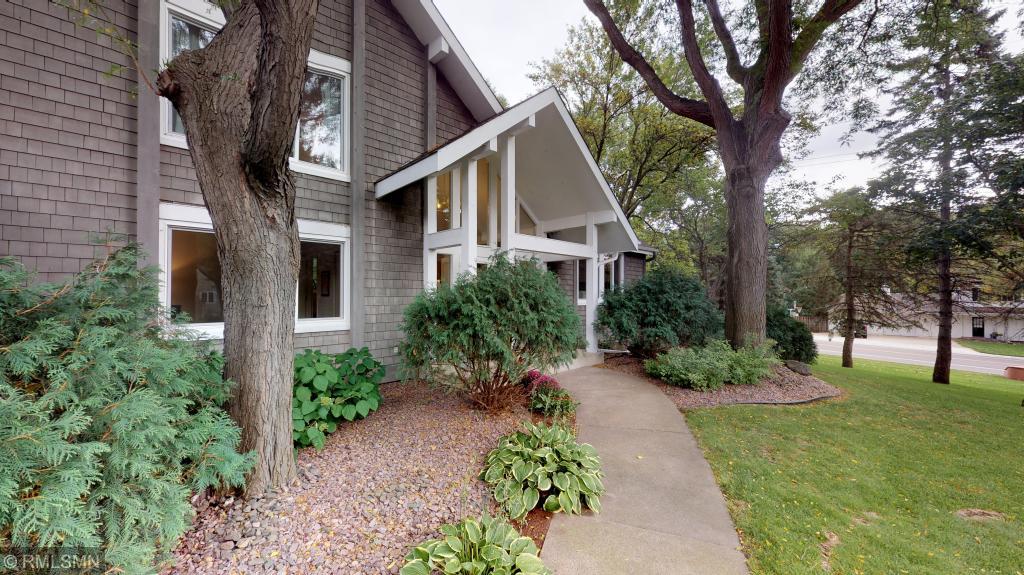 14400 Rocksborough Road Minnetonka, MN 55345 - Photo 2 of 39 Gallery Image 2