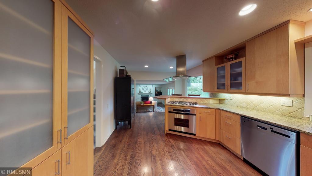 14400 Rocksborough Road Minnetonka, MN 55345 - Photo 12 of 39 Gallery Image 12
