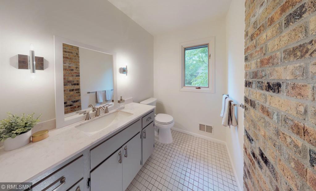 14400 Rocksborough Road Minnetonka, MN 55345 - Photo 15 of 39 Gallery Image 15