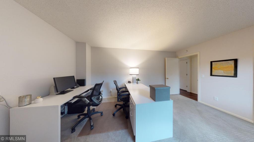 14400 Rocksborough Road Minnetonka, MN 55345 - Photo 18 of 39 Gallery Image 18