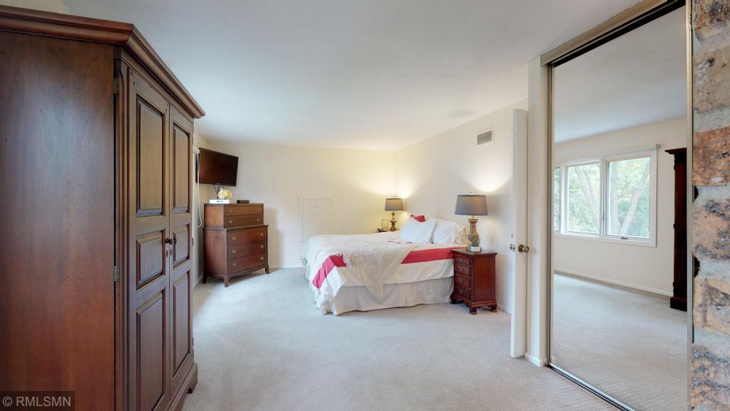 14400 Rocksborough Road Minnetonka, MN 55345 - Photo 20 of 39 Gallery Image 20
