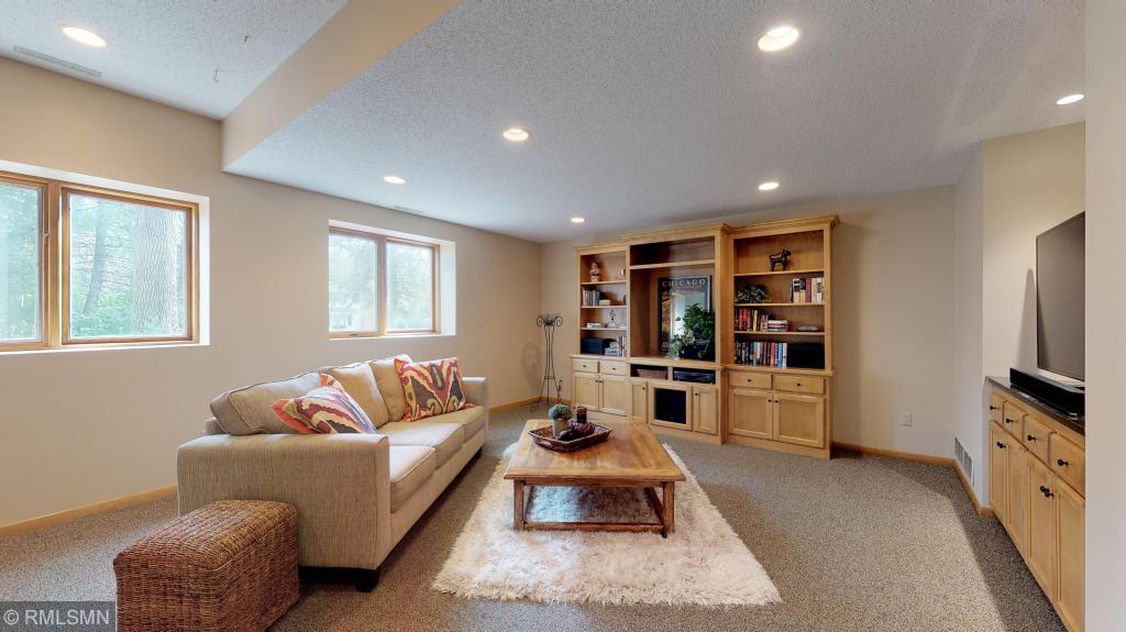 14400 Rocksborough Road Minnetonka, MN 55345 - Photo 29 of 39 Gallery Image 29