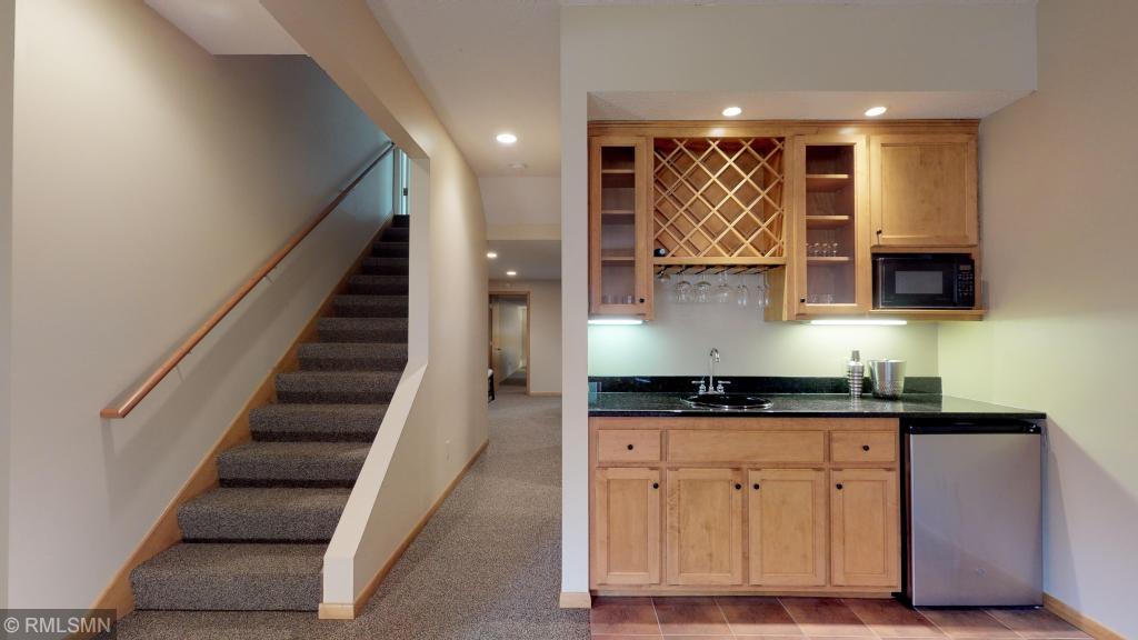 14400 Rocksborough Road Minnetonka, MN 55345 - Photo 30 of 39 Gallery Image 30