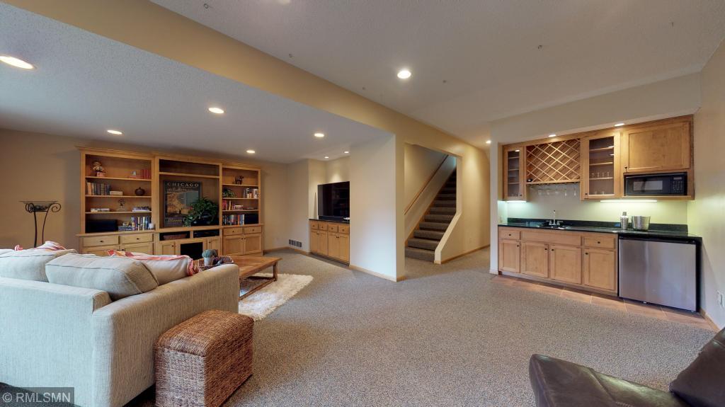 14400 Rocksborough Road Minnetonka, MN 55345 - Photo 31 of 39 Gallery Image 31