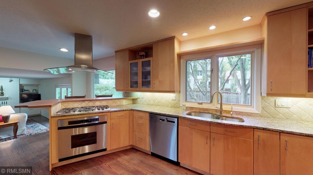 14400 Rocksborough Road Minnetonka, MN 55345 - Photo 9 of 39 Gallery Image 9