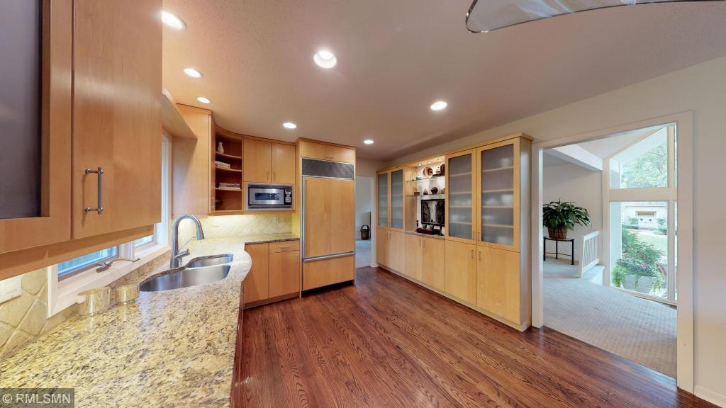14400 Rocksborough Road Minnetonka, MN 55345 - Photo 10 of 39 Gallery Image 10